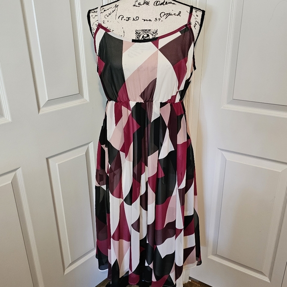 Torrid Geometric Print Chiffon Dress - Picture 3 of 7